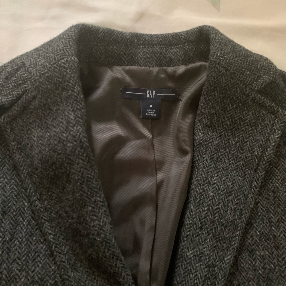 GAP Charcoal Herringbone Blazer - Picture 2 of 4